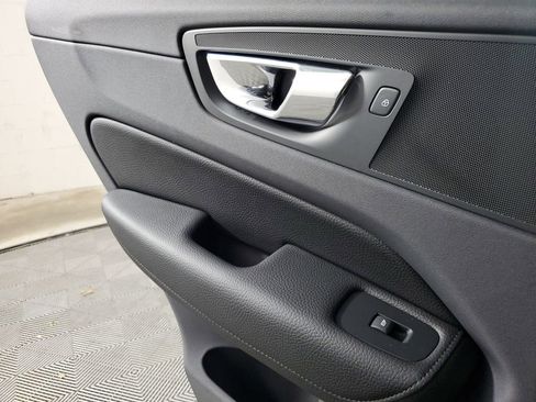 Used 2019 Volvo XC60 T5 Momentum w/ Multimedia Package image 20