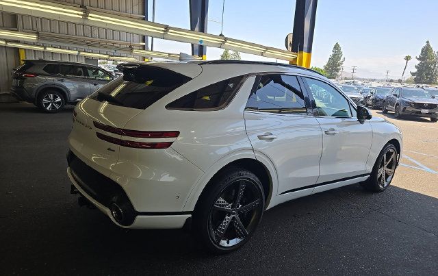 Used 2023 Genesis GV70 2.5T w/ Sport Prestige Package AWD/4WD image 3