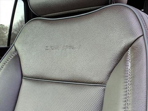 Certified 2024 GMC Yukon Denali image 15