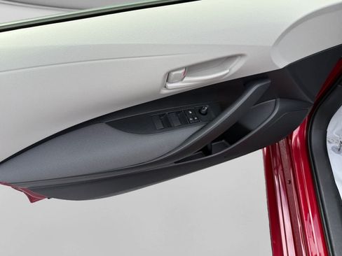 Used 2025 Toyota Corolla LE FWD image 9