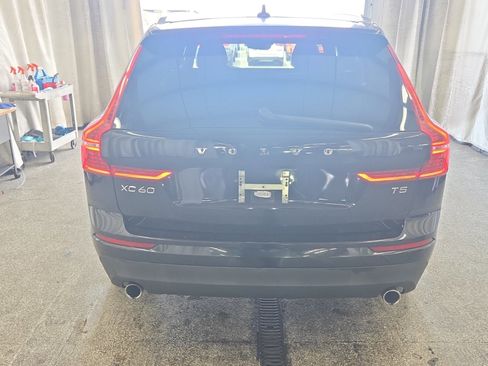 Used 2019 Volvo XC60 T5 Momentum w/ Premium Package image 4