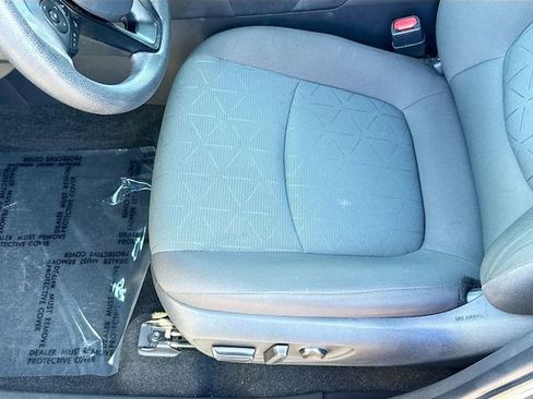 Used 2023 Toyota RAV4 XLE w/ Convenience Package FWD image 19