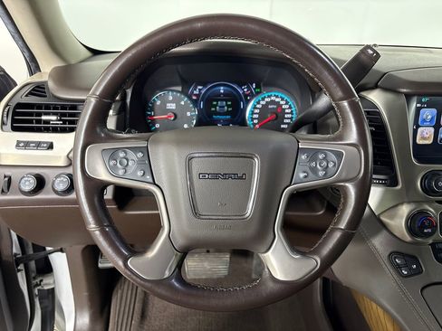 Used 2020 GMC Yukon XL Denali AWD/4WD image 17