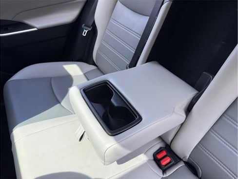 Used 2021 Toyota RAV4 XLE Premium AWD/4WD image 39