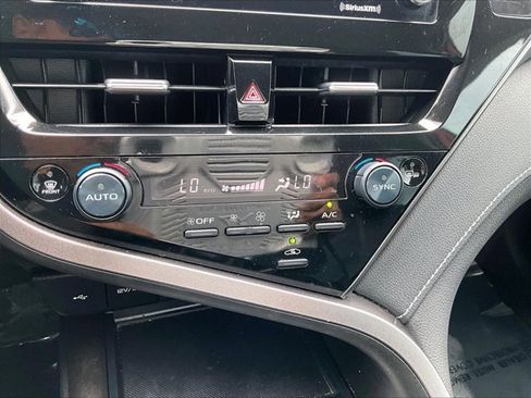 Used 2022 Toyota Camry SE FWD image 23