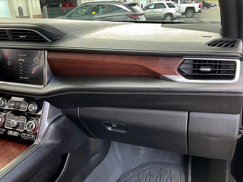 Used 2023 GMC Yukon XL Denali Ultimate image 17