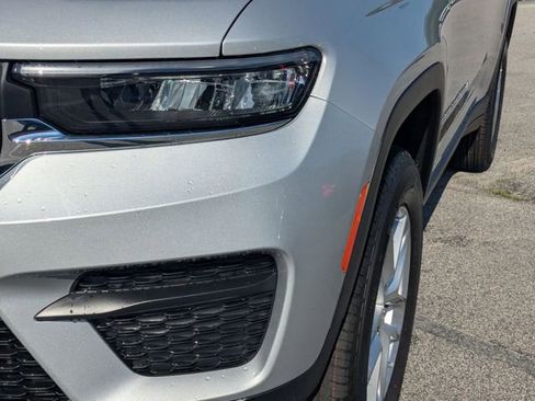 New 2026 Jeep Grand Cherokee Laredo RWD image 9