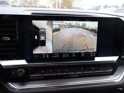 Used 2023 Chevrolet Silverado 1500 High Country w/ High Country Premium Package image 26