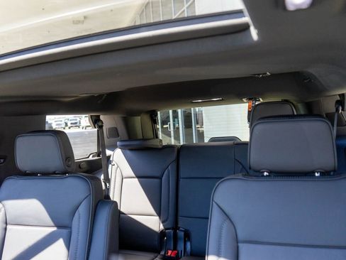 New 2026 GMC Yukon Denali w/ Denali Reserve Package AWD/4WD image 13