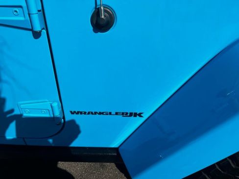 Used 2018 Jeep Wrangler Rubicon w/ Power Convenience Group image 30