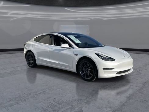 Used 2020 Tesla Model 3 RWD image 2