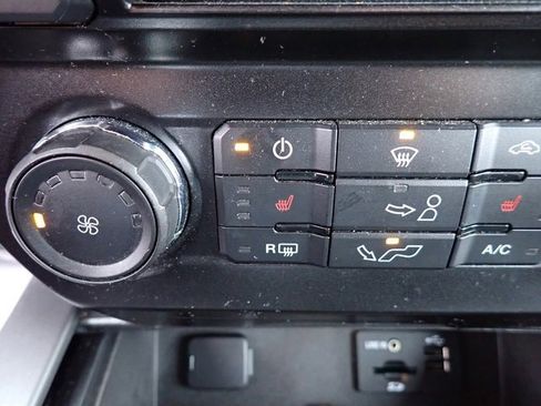 Used 2015 Ford F150 XLT w/ Equipment Group 302A Luxury image 26