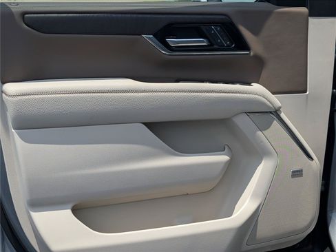 New 2026 GMC Yukon Denali w/ Sun & Power Step Package RWD image 44