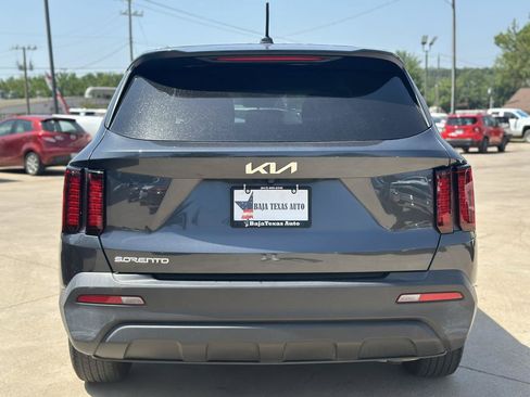 Used 2023 Kia Sorento LX FWD image 6