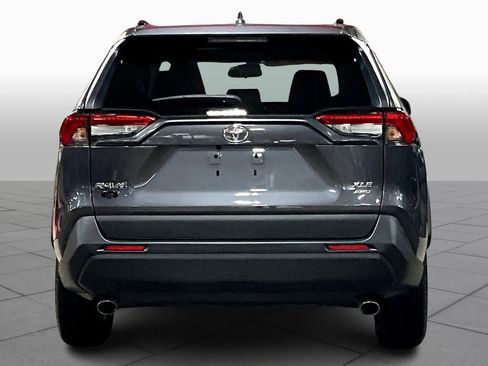 Used 2020 Toyota RAV4 XLE w/ Convenience Package image 4