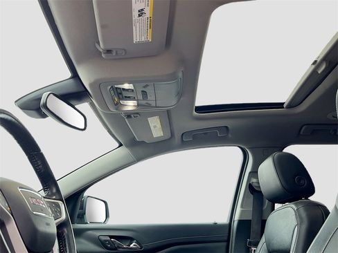 Used 2022 GMC Acadia SLT w/ Technology Package image 21