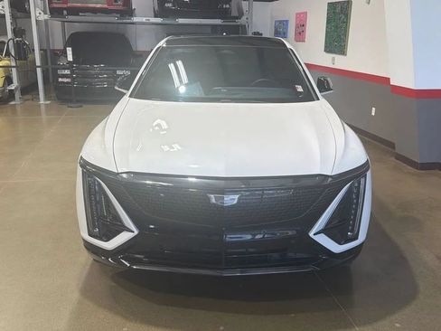 Used 2024 Cadillac Lyriq Sport AWD/4WD image 8