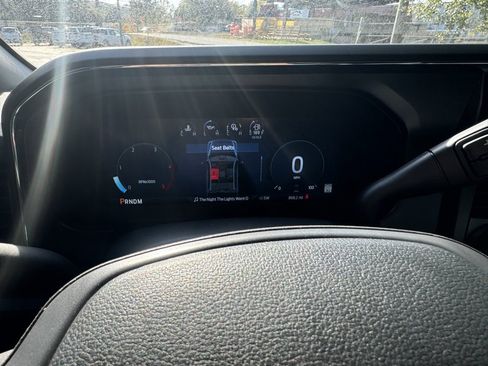 Used 2025 Ford F350 Lariat w/ Lariat Ultimate Package image 17