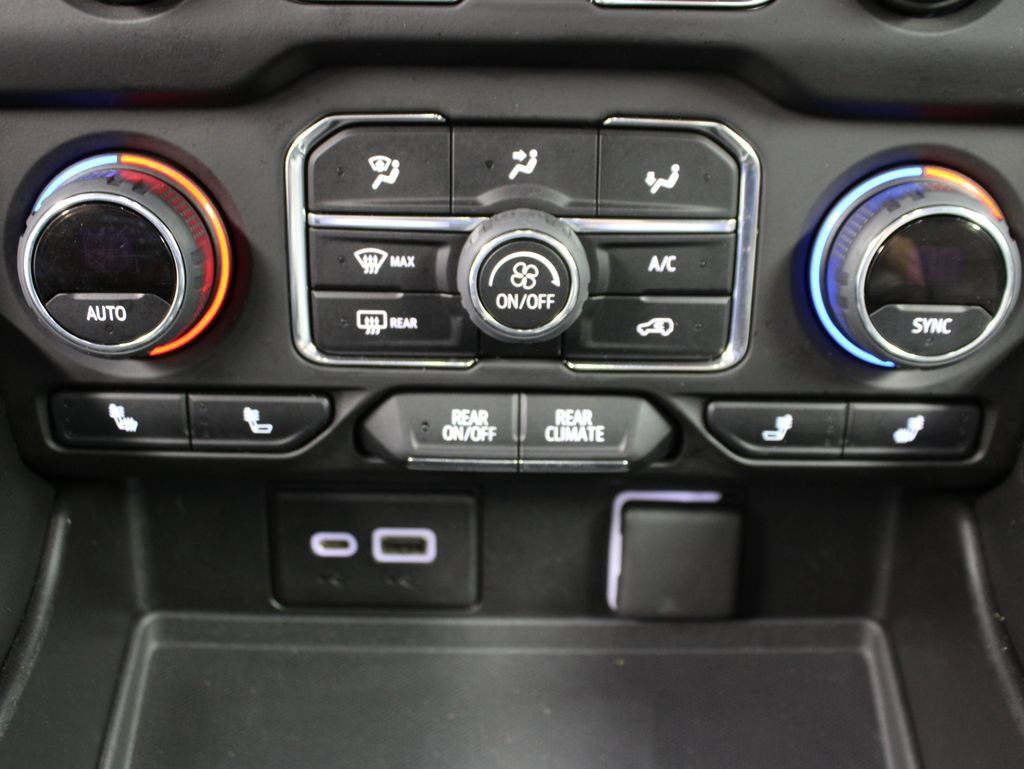 Used 2021 Chevrolet Suburban Z71 AWD/4WD image 58