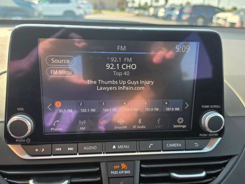 Used 2025 Nissan Altima 2.5 S FWD image 17