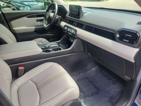Used 2024 Honda Pilot EX-L image 3
