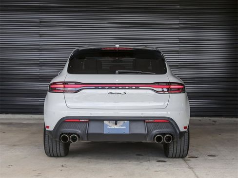 Certified 2023 Porsche Macan S image 6