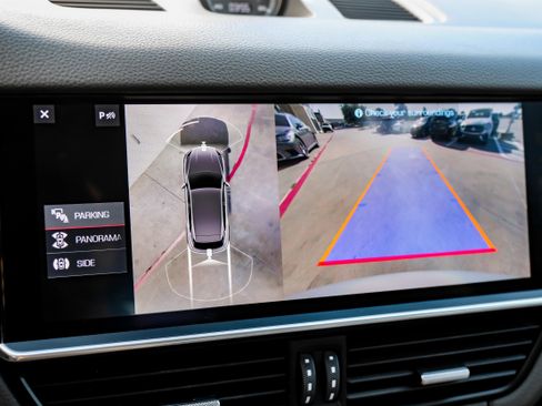 Used 2020 Porsche Cayenne image 23