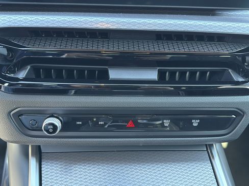 New 2026 BMW 330i Sedan w/ M Sport Package image 7