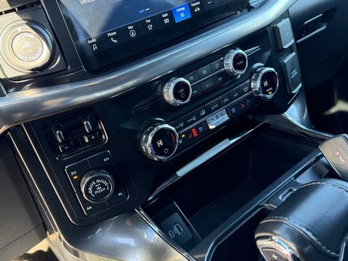 Used 2021 Ford F150 Lariat w/ Equipment Group 502A High image 19