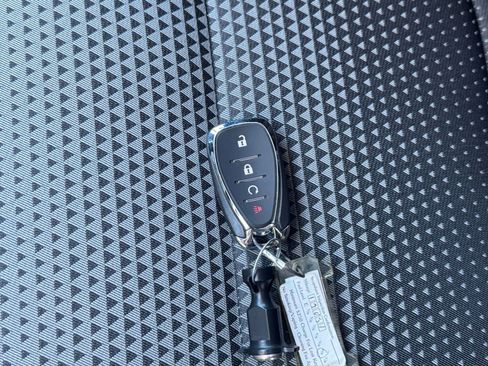 Used 2025 Chevrolet Trax LT w/ LT Convenience Package image 21