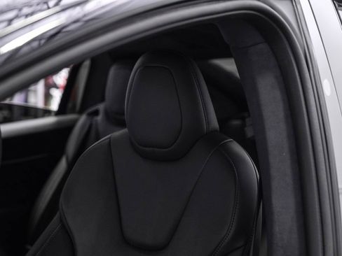 Used 2022 Tesla Model X Plaid image 35