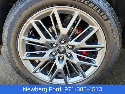 Used 2025 Ford Expedition Max Platinum w/ Stealth Performance Package AWD/4WD image 10