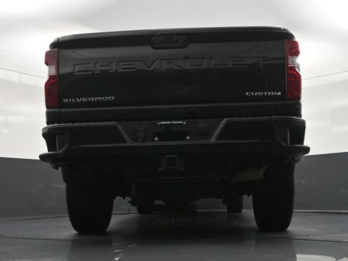 Used 2022 Chevrolet Silverado 2500 Custom w/ Custom Convenience Package AWD/4WD image 30