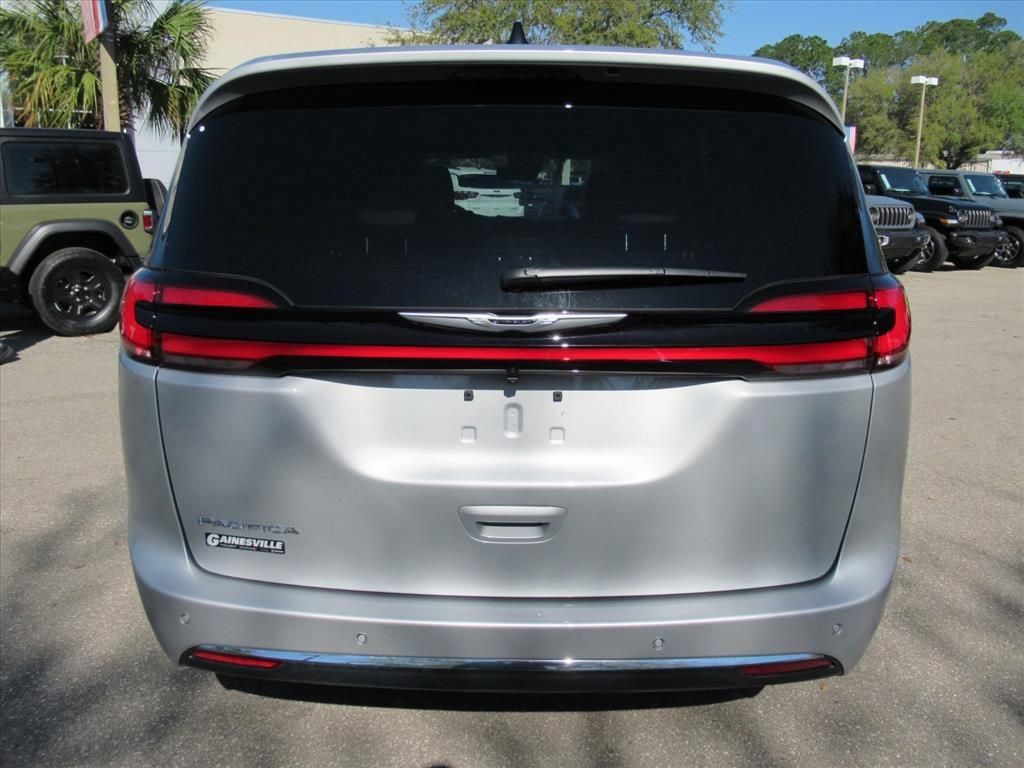 New 2026 Chrysler Pacifica Select FWD image 6