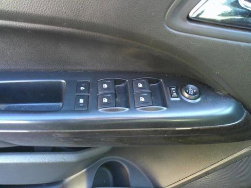 Used 2015 GMC Canyon SLT image 8