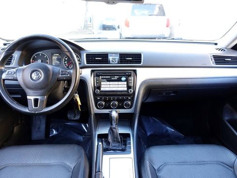 Used 2012 Volkswagen Passat TDI SE FWD image 6