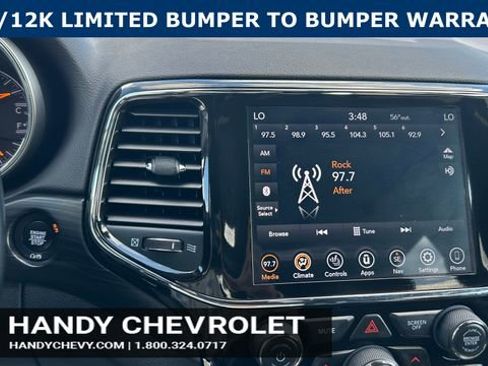 Used 2021 Jeep Grand Cherokee Laredo X AWD/4WD image 18