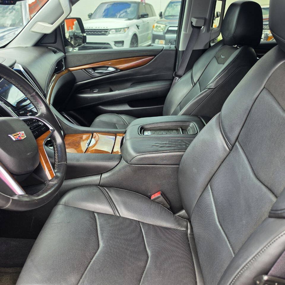Used 2016 Cadillac Escalade Premium AWD/4WD image 10