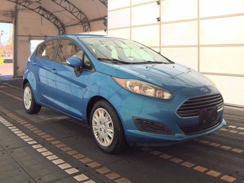 Used 2016 Ford Fiesta SE image 4