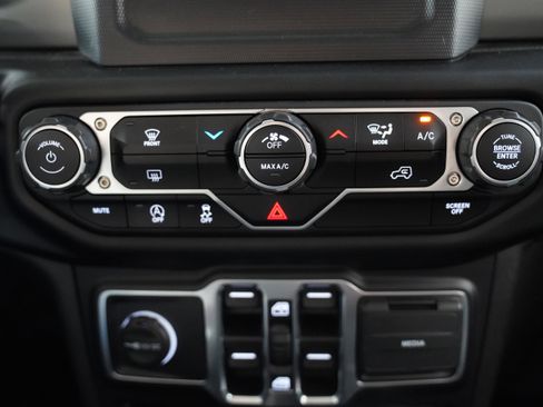 Certified 2022 Jeep Wrangler Unlimited Sport AWD/4WD image 26