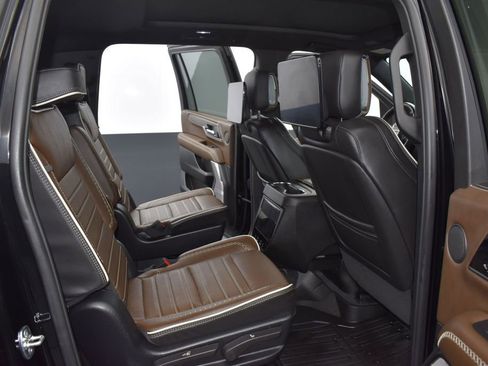 Used 2025 GMC Yukon XL Denali Ultimate AWD/4WD image 28