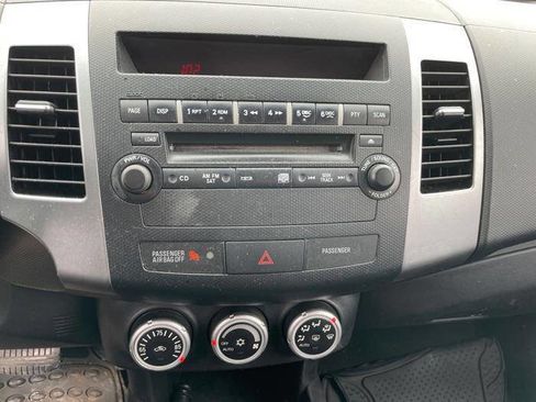 Used 2007 Mitsubishi Outlander XLS image 34