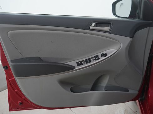 Used 2016 Hyundai Accent SE image 18