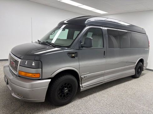 Used 2015 GMC Savana 2500 Extended RWD image 2