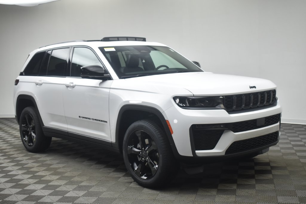 New 2027 Jeep Grand Cherokee Limited AWD/4WD image 2