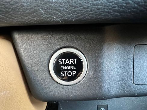 Used 2021 Nissan Rogue Platinum FWD image 37