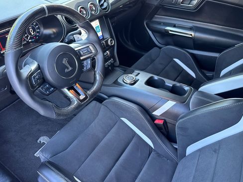 Used 2021 Ford Mustang Shelby GT500 w/ Technology Package RWD image 4