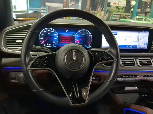 Used 2024 Mercedes-Benz GLE 350 4MATIC image 2