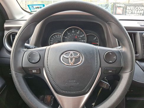 Used 2016 Toyota RAV4 LE FWD image 17