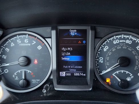 Used 2019 Toyota Tacoma TRD Off-Road AWD/4WD image 7